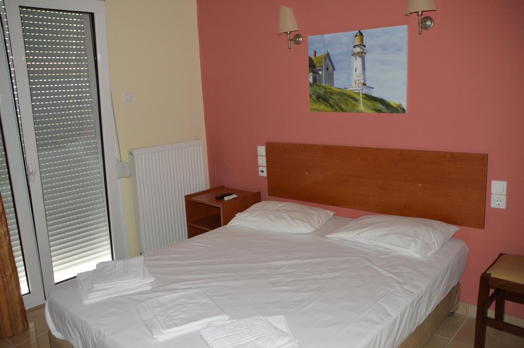 Marvi Hotel Kamena Vourla Exteriör bild