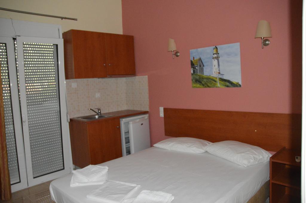 Marvi Hotel Kamena Vourla Exteriör bild