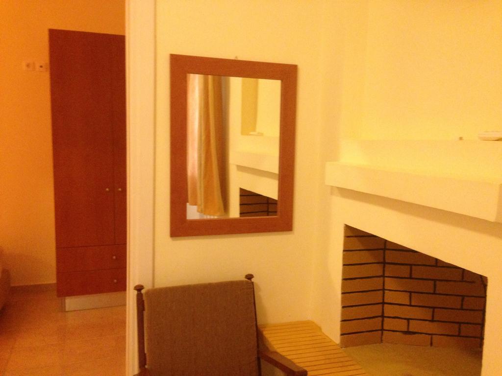 Marvi Hotel Kamena Vourla Rum bild